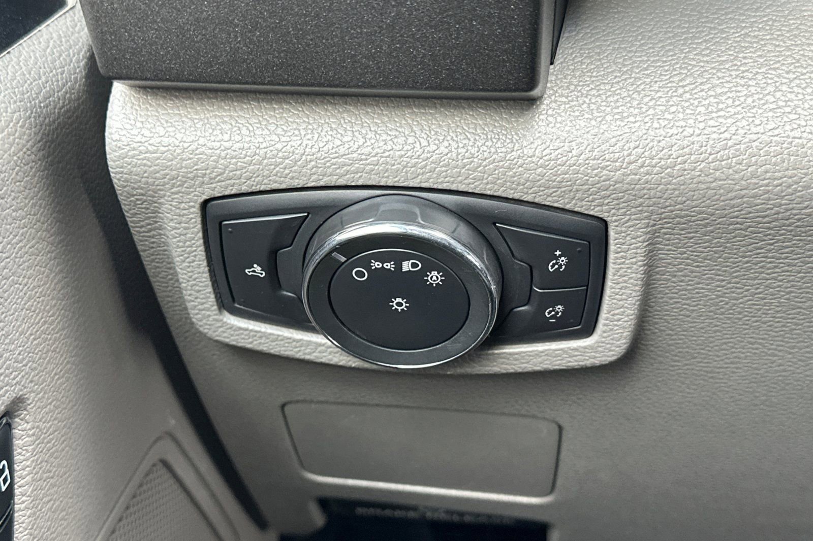 Certified 2019 Ford F550 2WD Regular Cab Super Duty image 23
