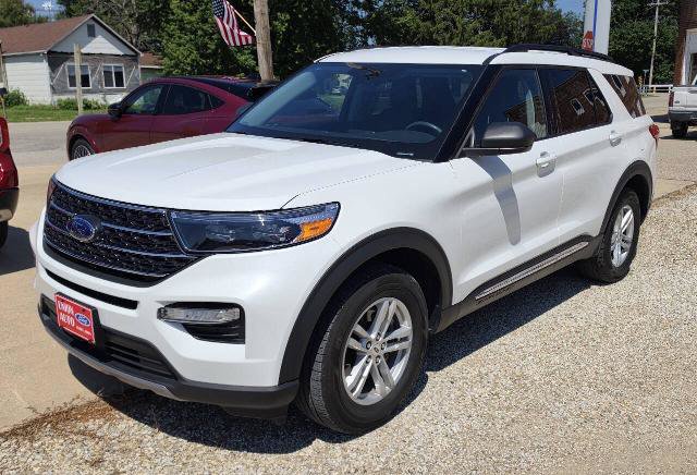 Certified 2024 Ford Explorer XLT w/ Equipment Group 202A AWD/4WD image 1