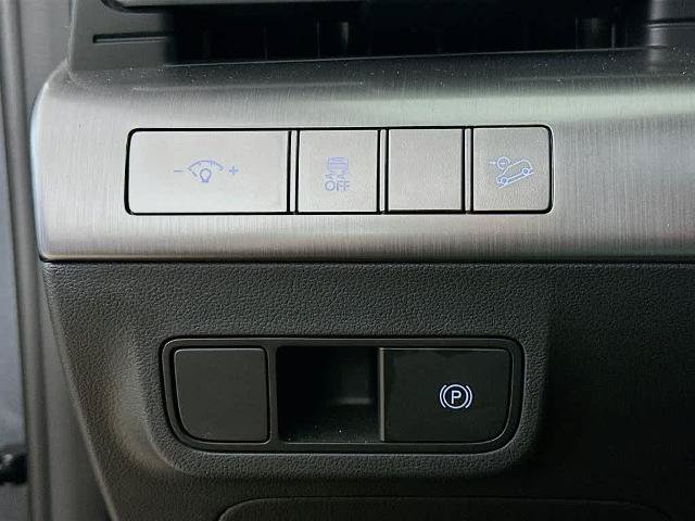 Used 2025 Hyundai Kona SEL FWD image 27