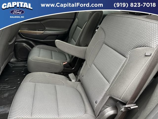 Used 2022 GMC Acadia SLE w/ Driver Convenience Package FWD image 18
