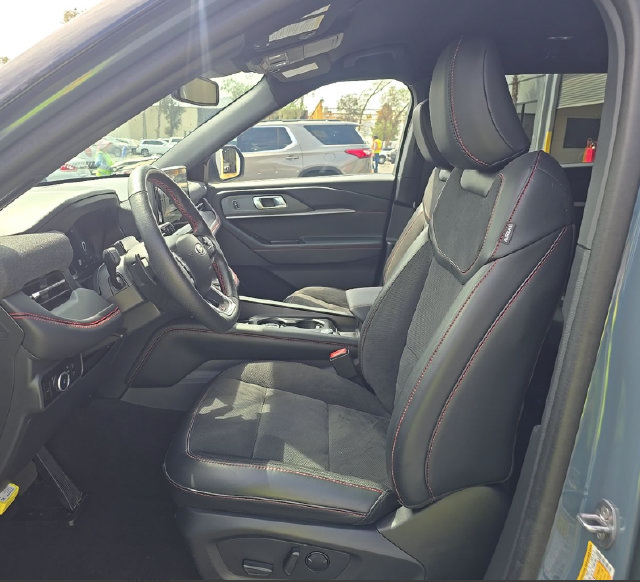Certified 2025 Ford Explorer ST AWD/4WD image 11