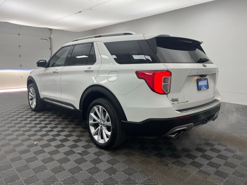 Certified 2022 Ford Explorer Platinum w/ Equipment Group 601A image 5