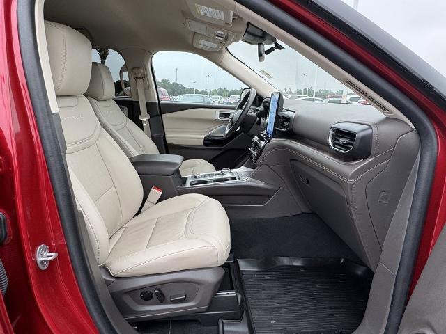 Certified 2023 Ford Explorer Platinum w/ Technology Package AWD/4WD image 20