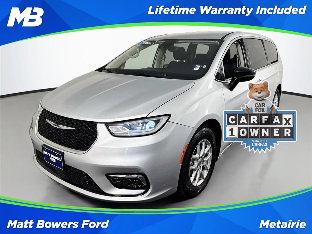 Used 2024 Chrysler Pacifica Touring-L