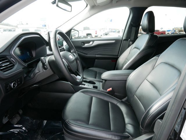 Certified 2025 Ford Escape Platinum AWD/4WD image 11
