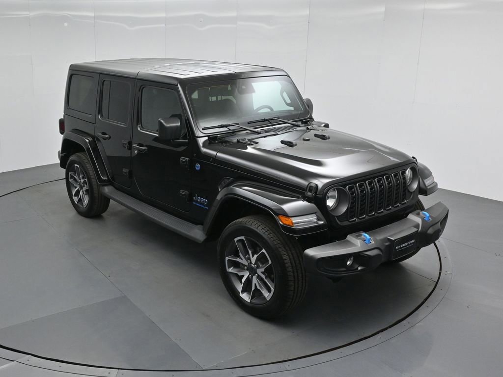 Used 2024 Jeep Wrangler Unlimited image 4