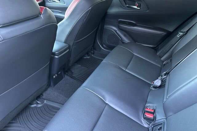 Used 2025 Toyota Prius XSE 5D Hatchback image 9