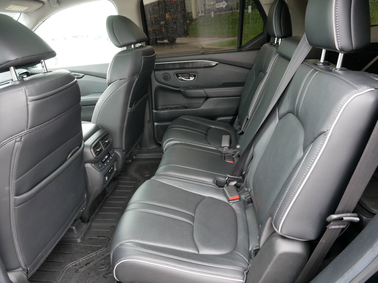 Used 2025 Honda Pilot Elite image 18