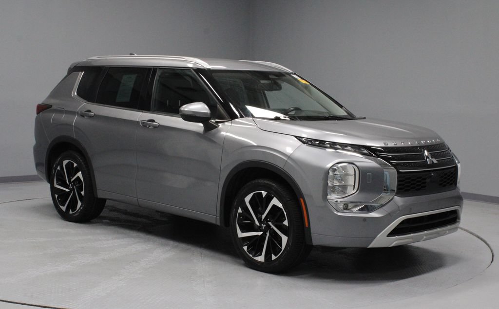Used 2023 Mitsubishi Outlander SEL
