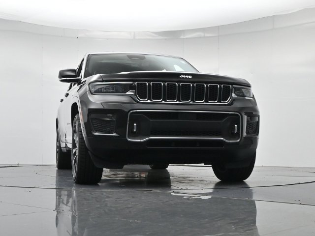 Used 2021 Jeep Grand Cherokee L Overland w/ Luxury Tech Group IV AWD/4WD image 38