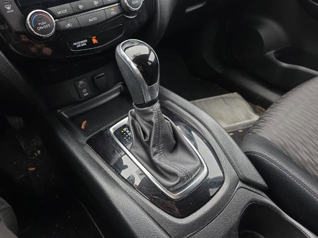 Used 2017 Nissan Rogue SV AWD/4WD image 35