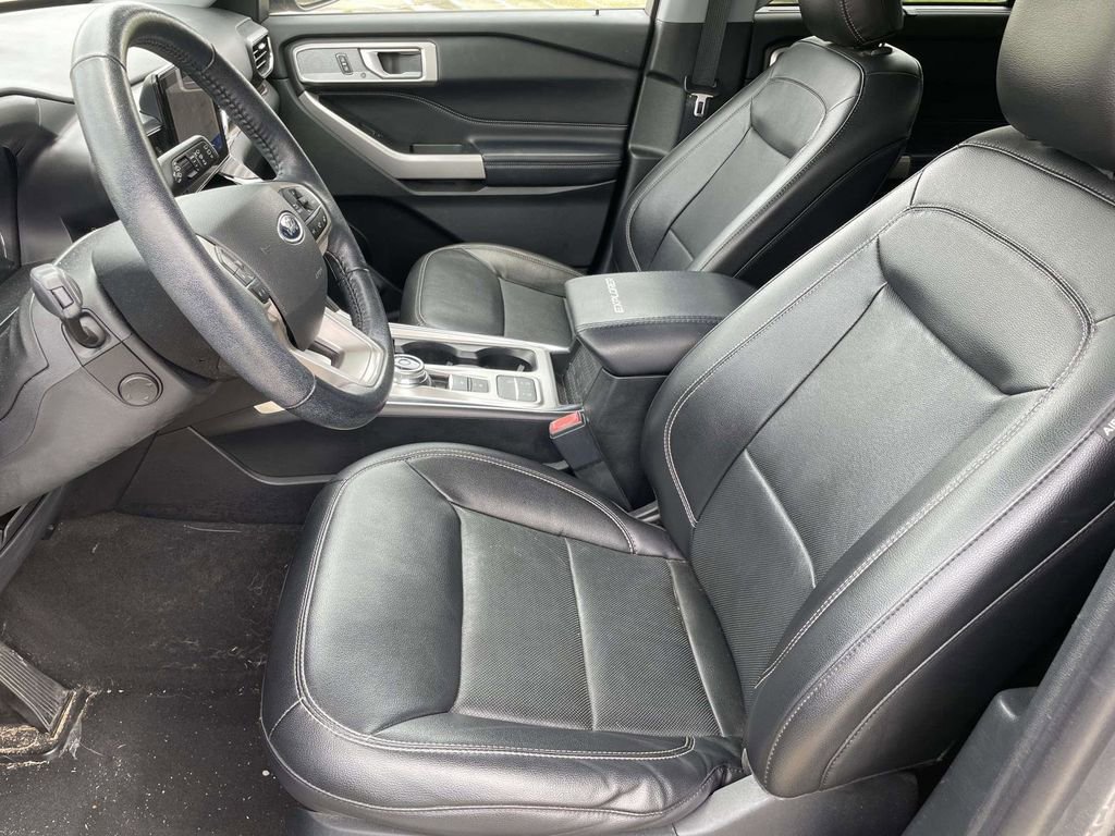 Certified 2022 Ford Explorer Limited w/ Equipment Group 301A RWD image 13