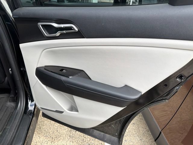 Used 2025 Kia Sportage EX w/ Premium Package FWD image 18