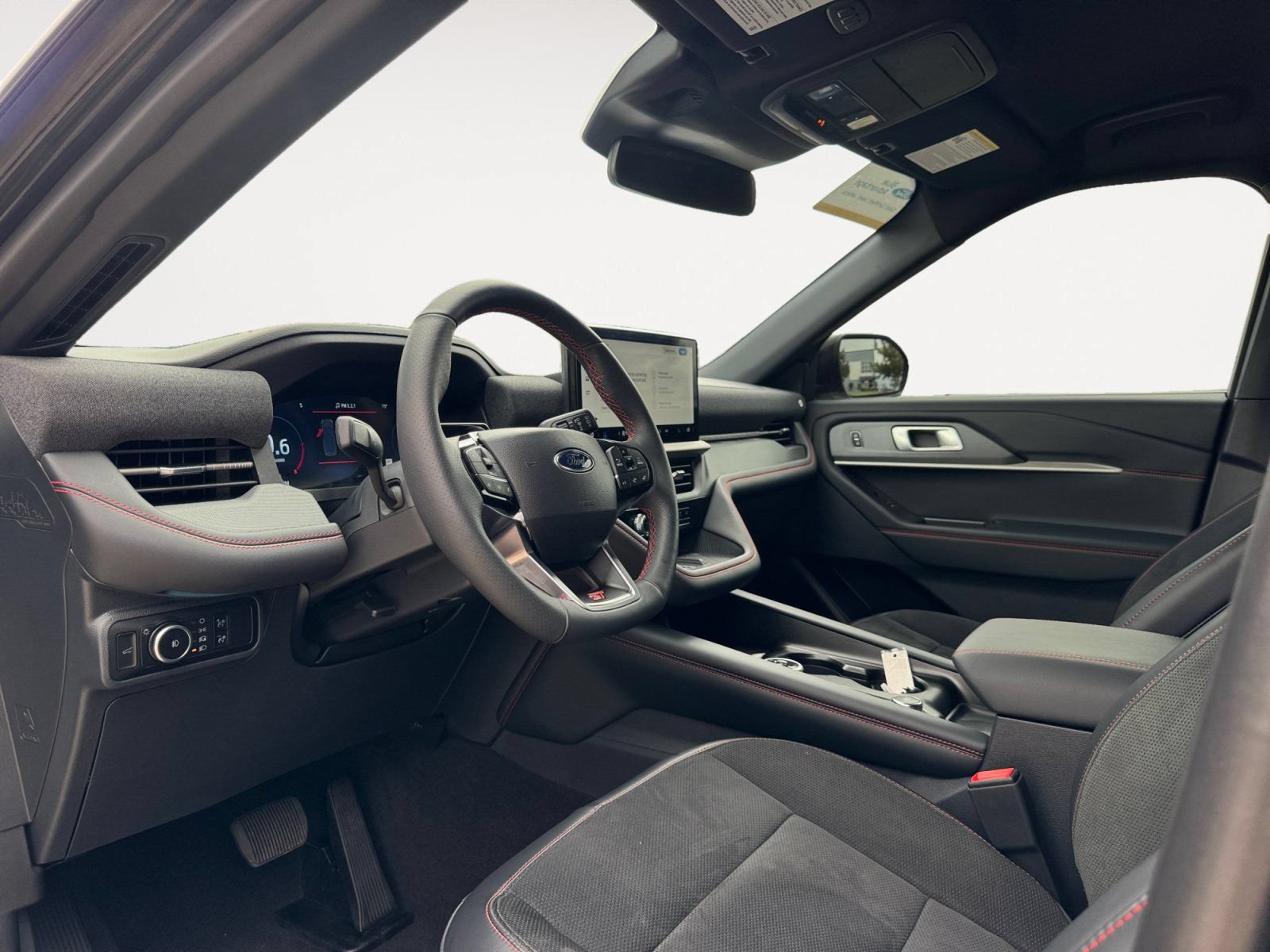 Certified 2025 Ford Explorer ST AWD/4WD image 9