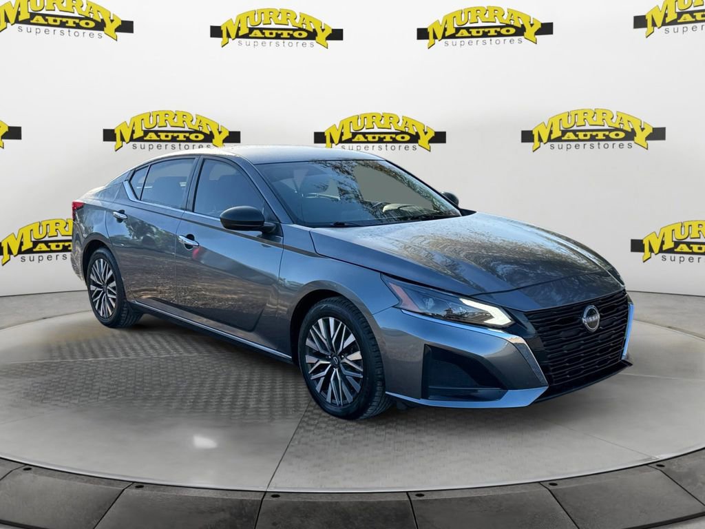 Used 2024 Nissan Altima 2.5 SV image 8