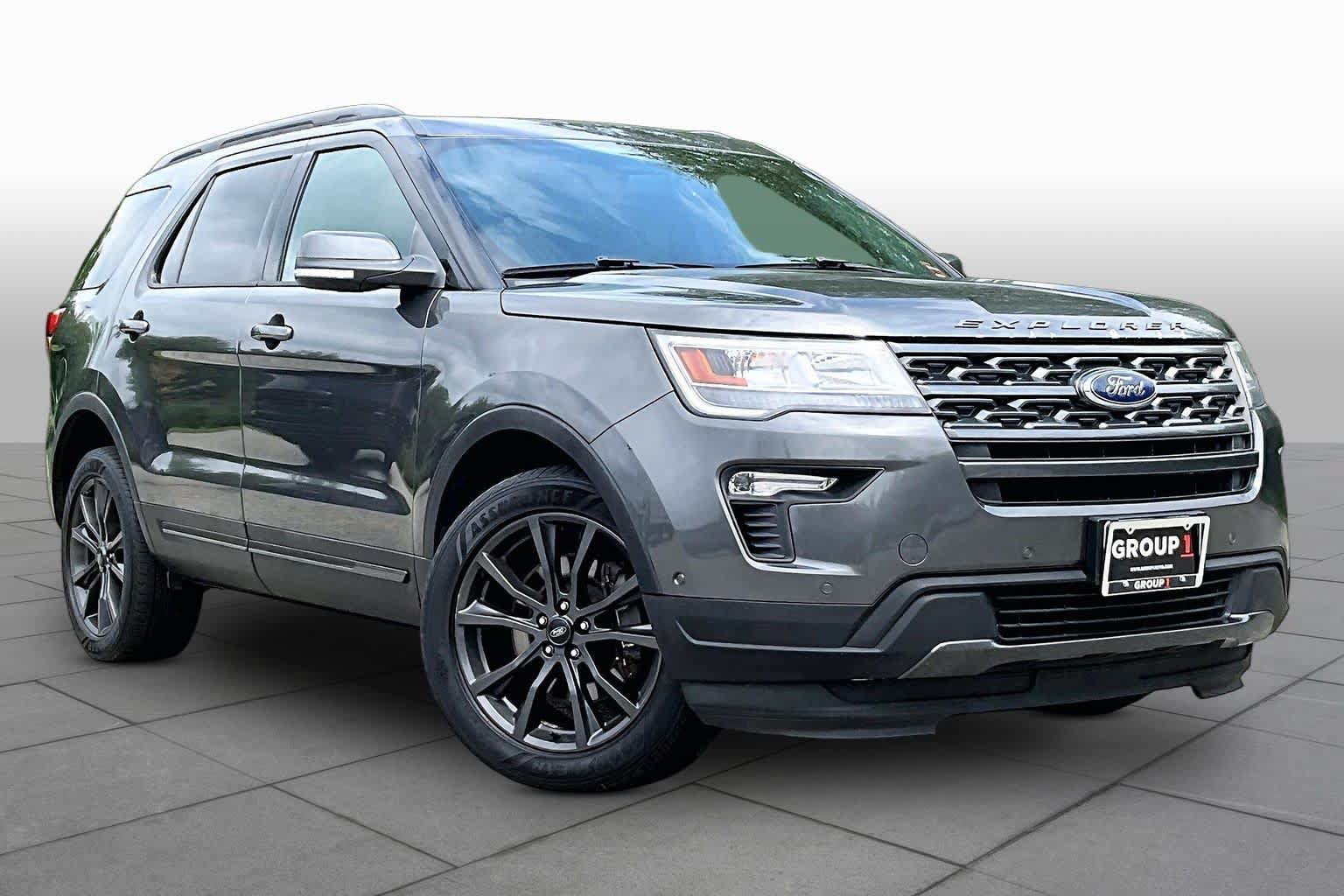 Certified 2018 Ford Explorer XLT w/ Equipment Group 202A AWD/4WD image 3