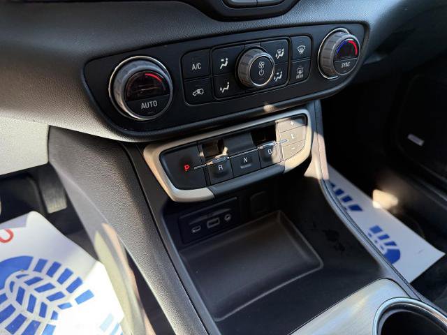 Used 2024 GMC Terrain Denali image 23