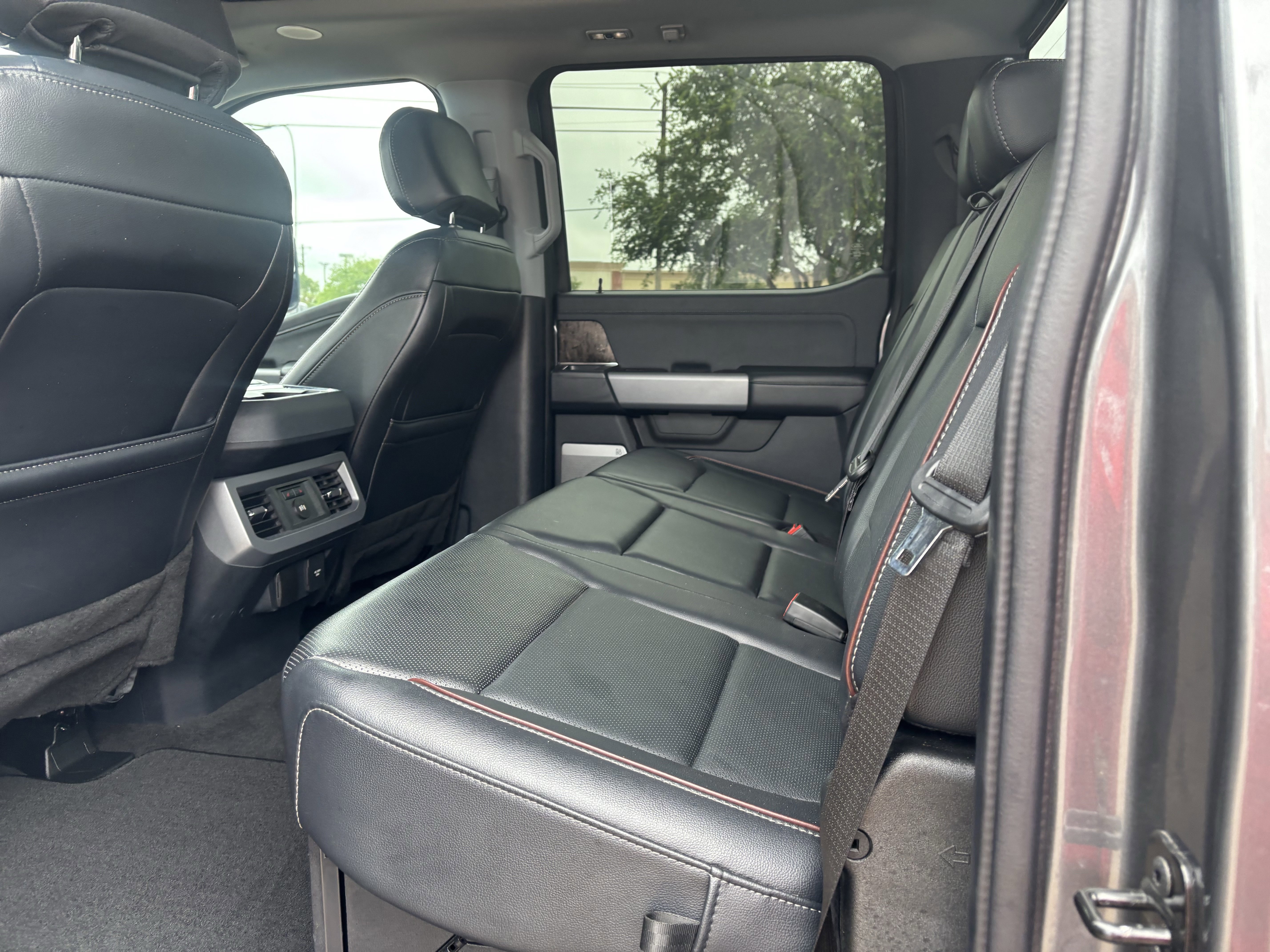 Certified 2024 Ford F250 Lariat w/ Lariat Ultimate Package AWD/4WD image 15