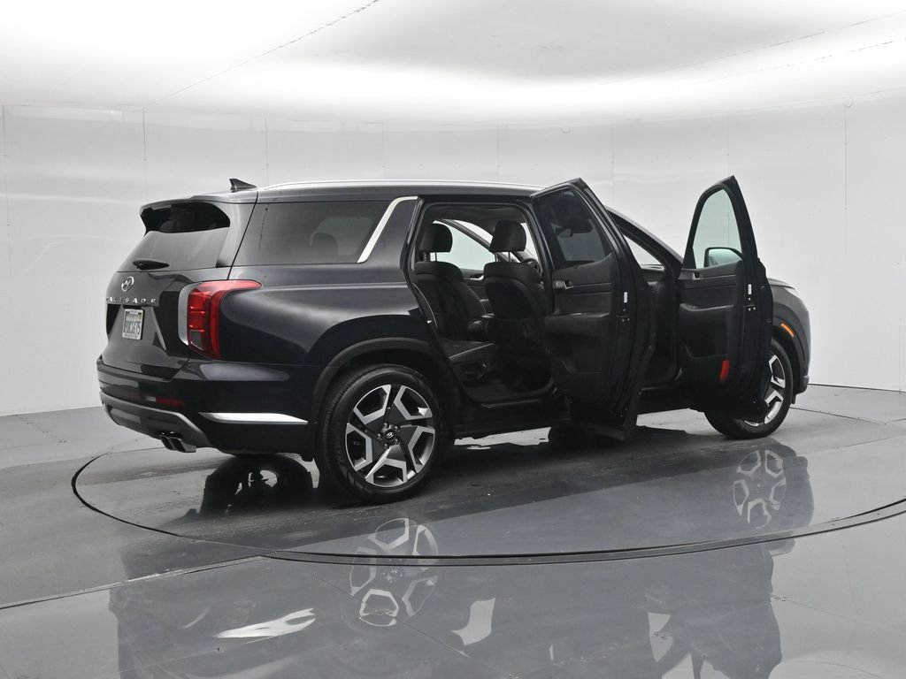 Used 2023 Hyundai Palisade Limited w/ Cargo Package image 6