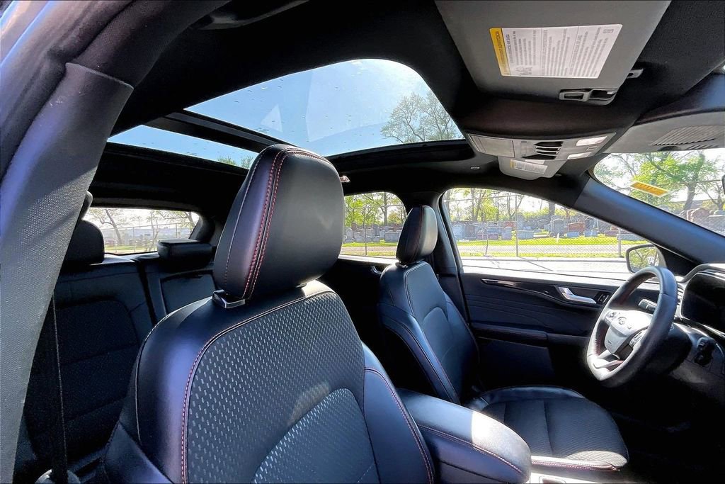 Certified 2023 Ford Escape ST-Line w/ Tech Pack #1 AWD/4WD image 21