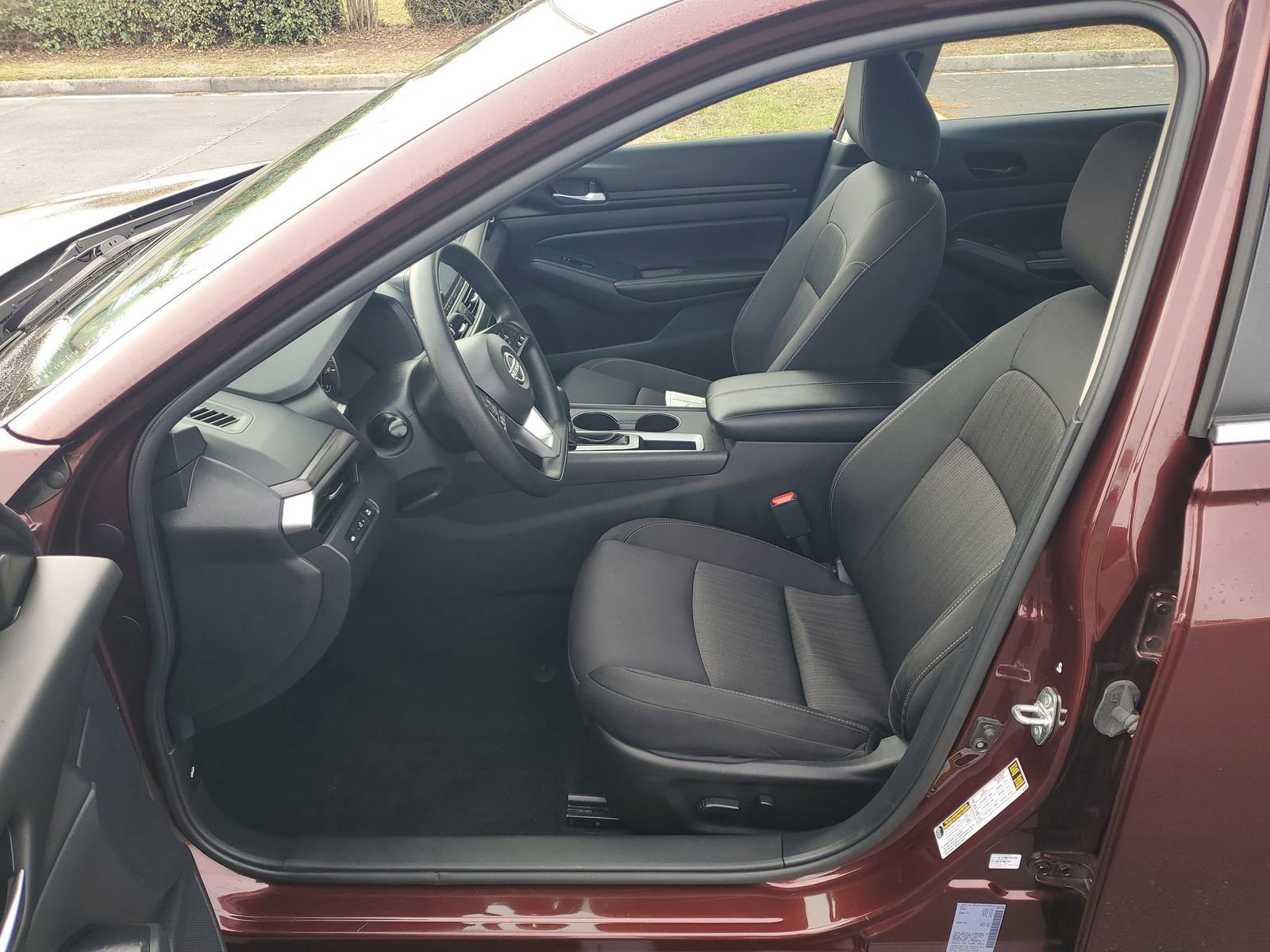 Used 2025 Nissan Altima 2.5 SV image 16