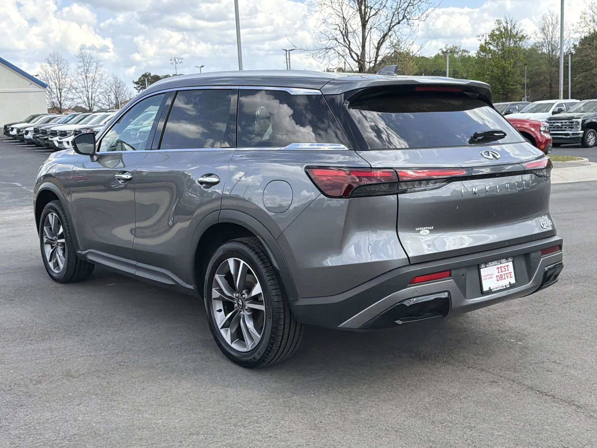 Used 2023 INFINITI QX60 Luxe w/ Performance Audio Package image 5