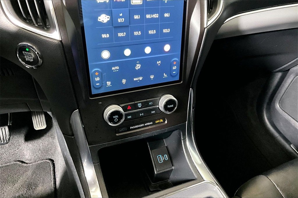 Certified 2021 Ford Edge Titanium image 25