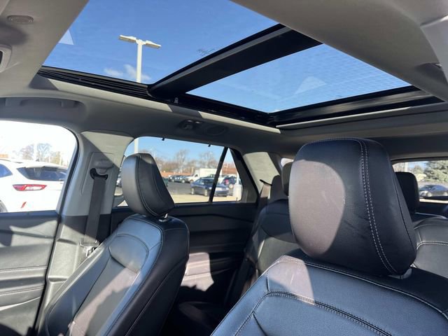 Certified 2022 Ford Explorer Limited w/ Equipment Group 301A image 23