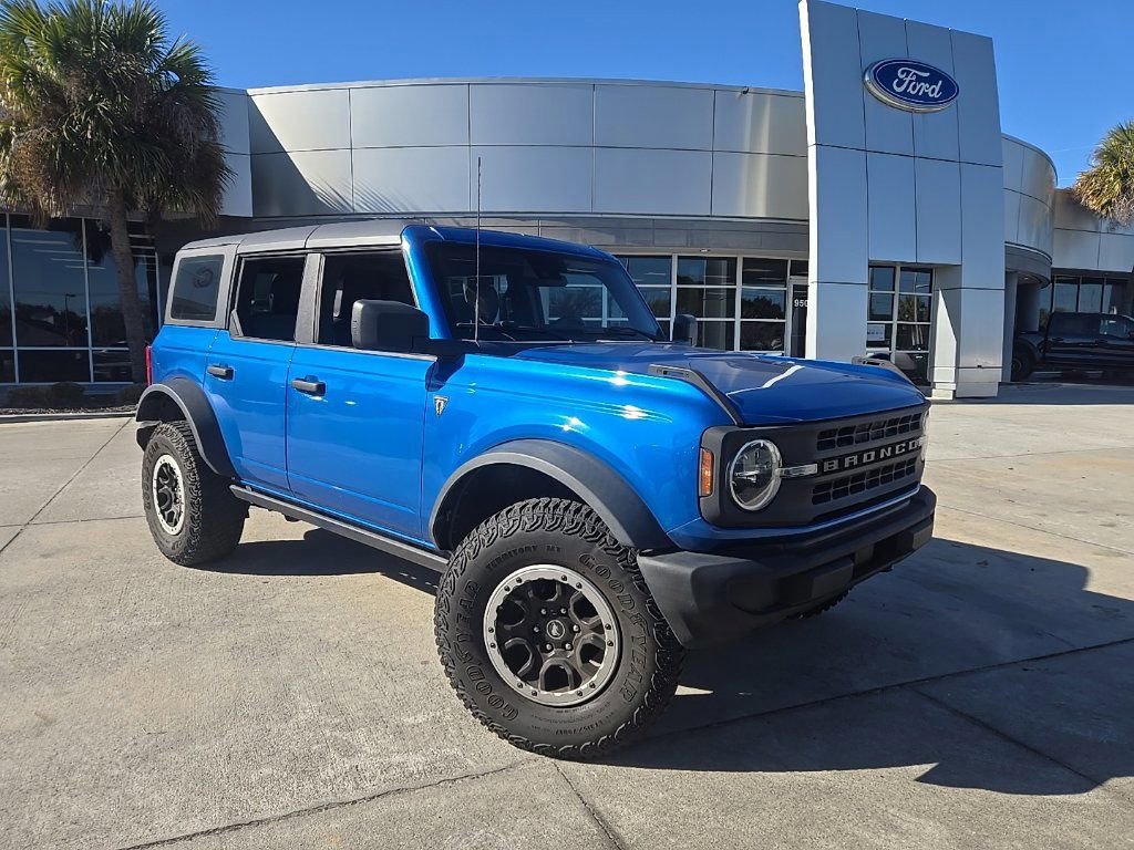 Certified 2023 Ford Bronco Base w/ Sasquatch Package image 1