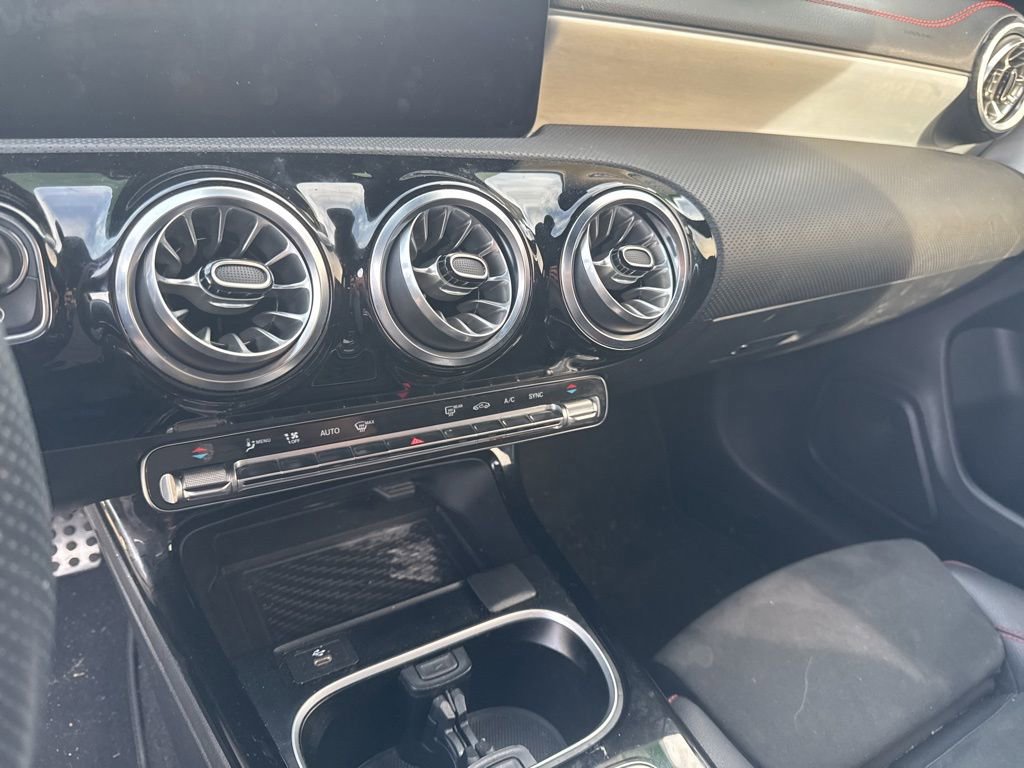 Used 2024 Mercedes-Benz CLA 250 image 12