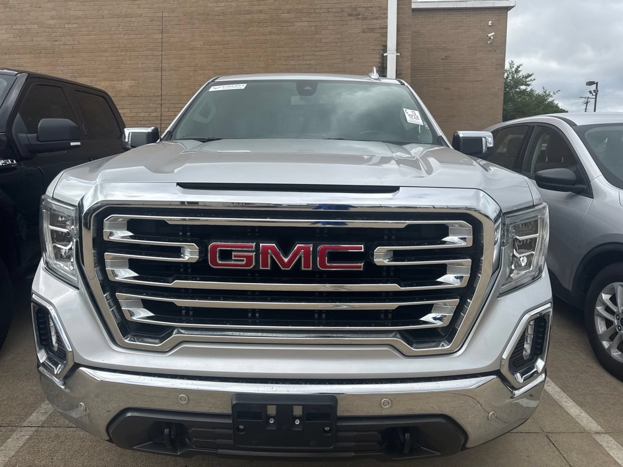 Used 2019 GMC Sierra 1500 SLT w/ SLT Premium Plus Package AWD/4WD image 2