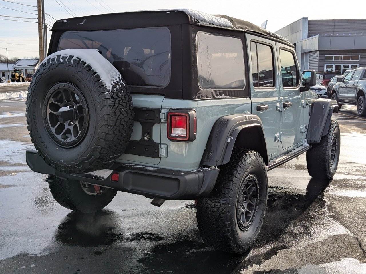 Used 2023 Jeep Wrangler Willys image 4