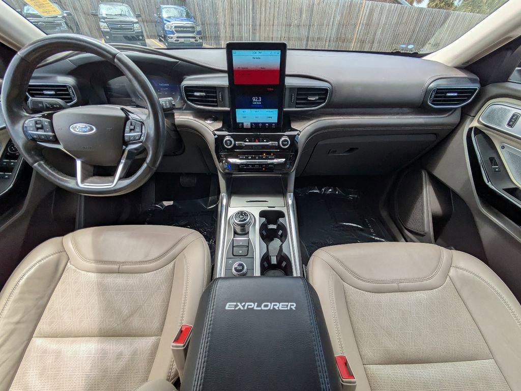 Certified 2022 Ford Explorer Platinum w/ Equipment Group 601A AWD/4WD image 15