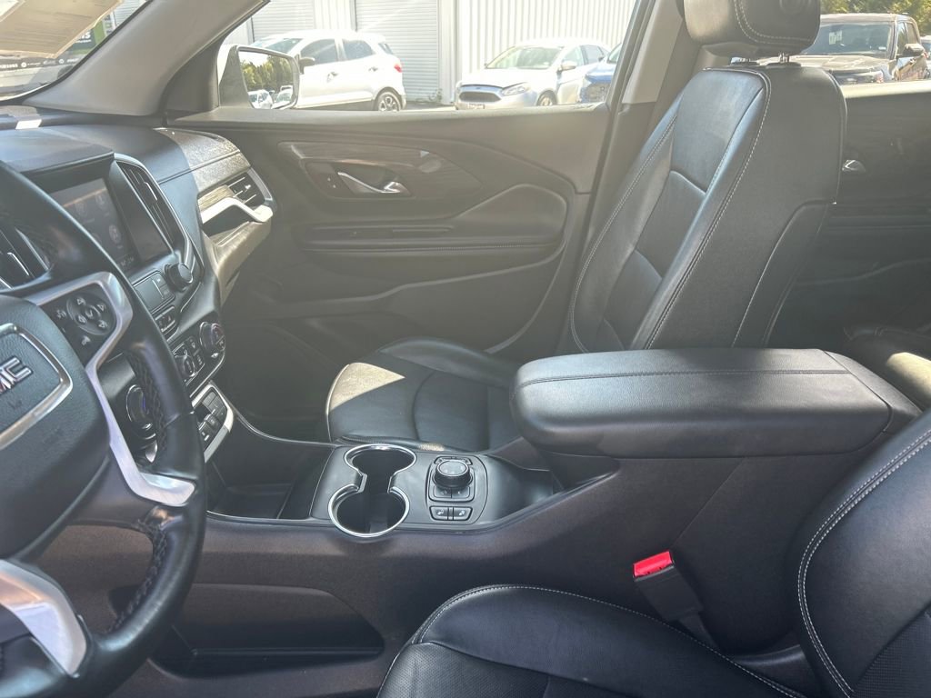 Used 2024 GMC Terrain SLT image 23