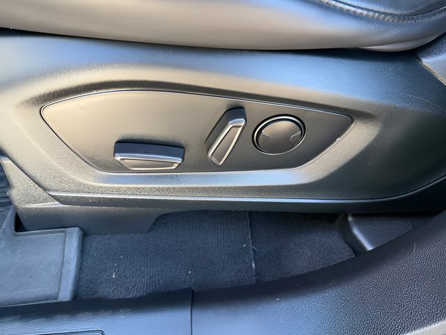 Certified 2022 Ford Explorer XLT w/ Equipment Group 202A AWD/4WD image 24