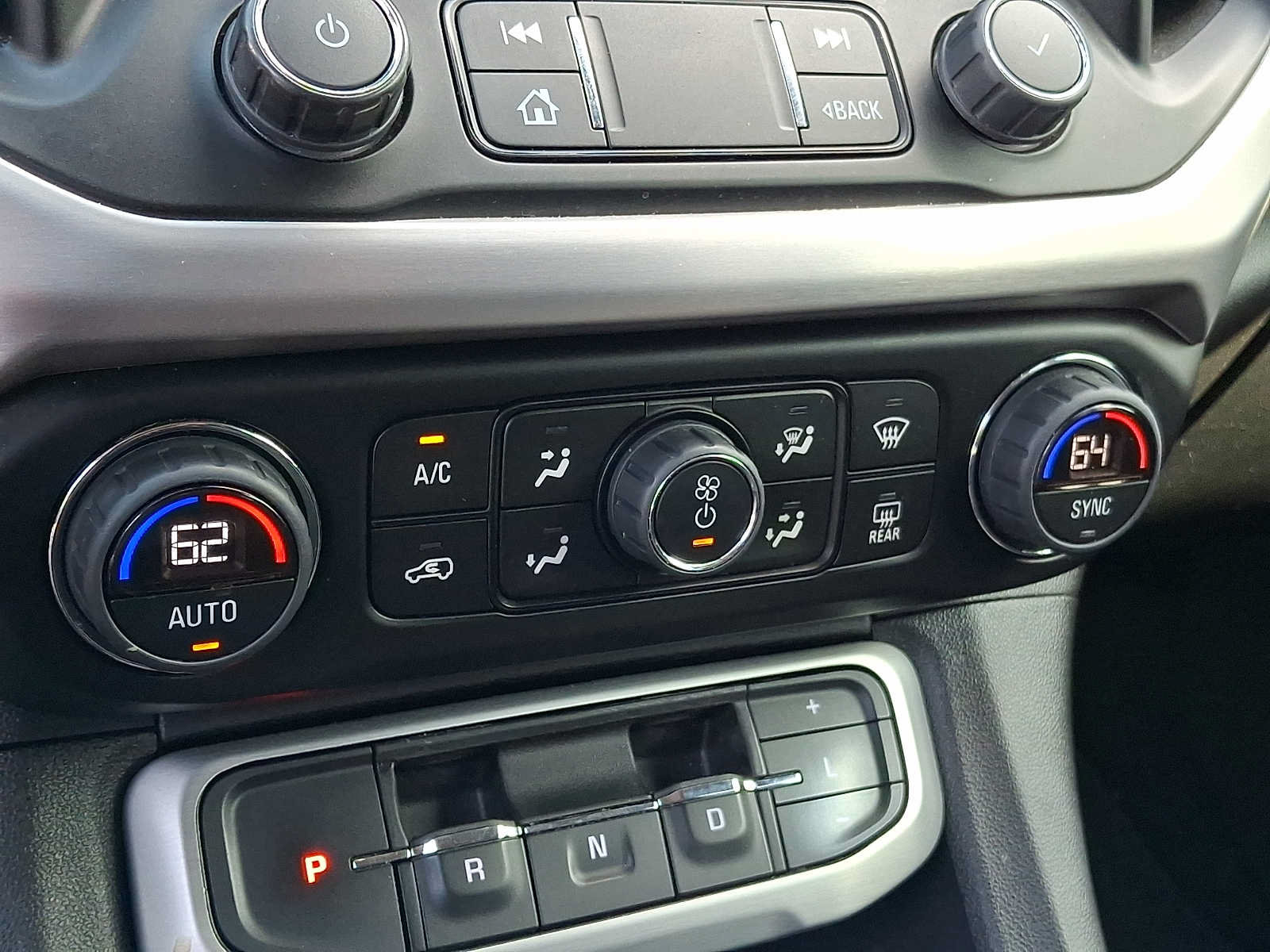 Used 2023 GMC Acadia SLE AWD/4WD image 15