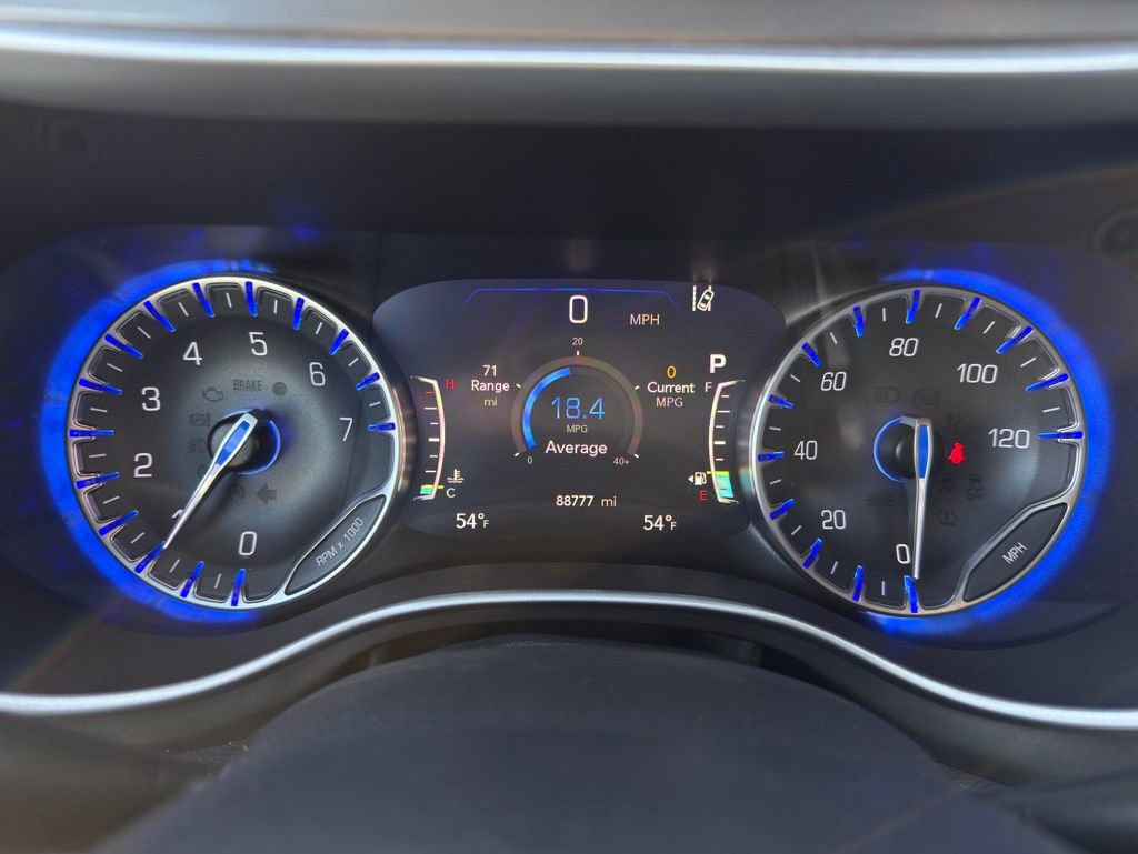 Used 2021 Chrysler Pacifica Touring-L image 20