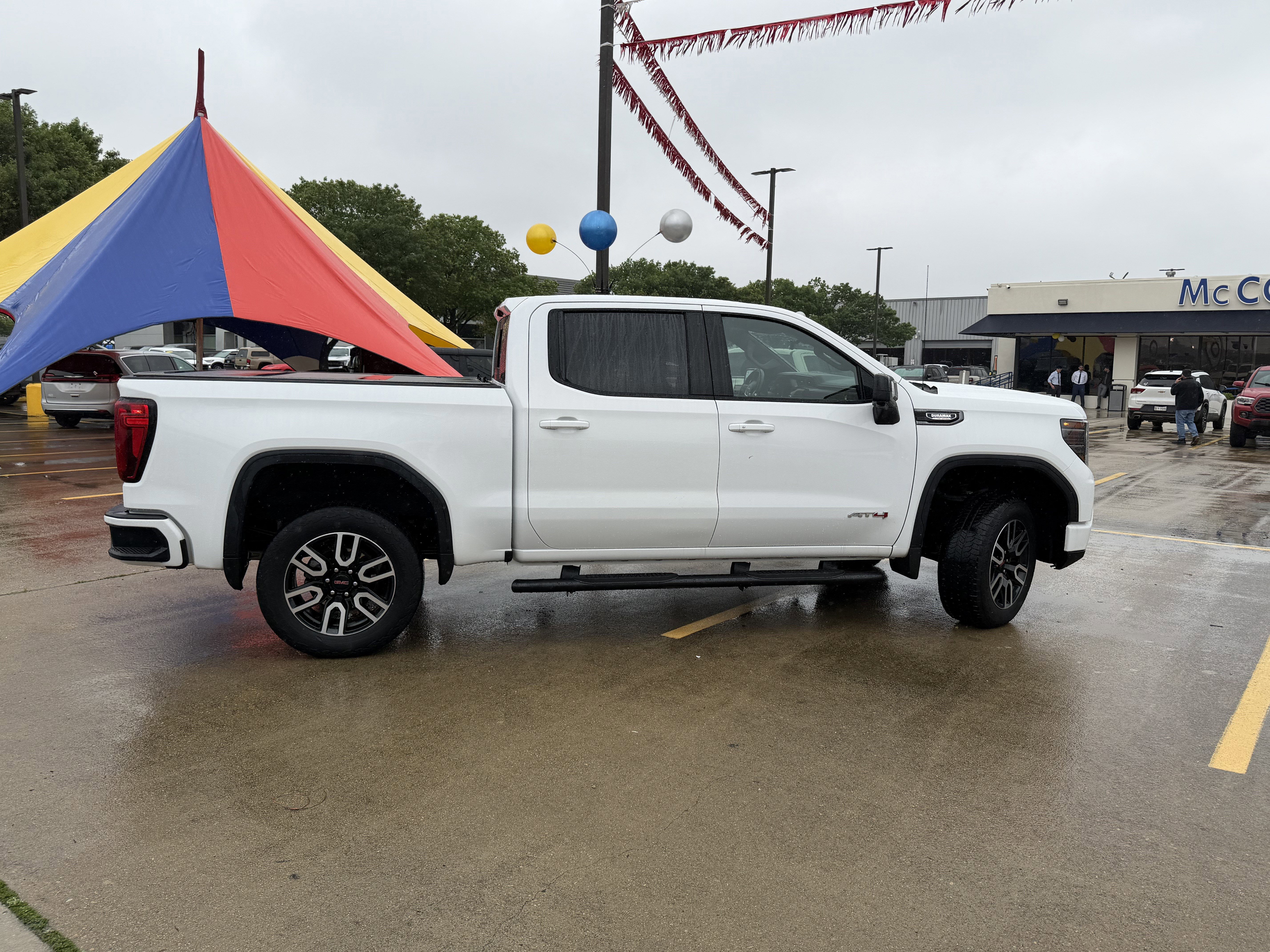 Used 2024 GMC Sierra 1500 AT4 w/ Technology Package image 3