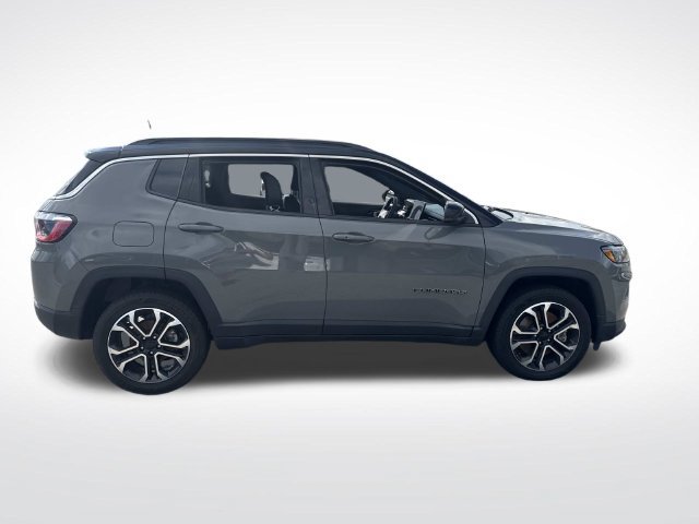 Used 2024 Jeep Compass Limited AWD/4WD image 9