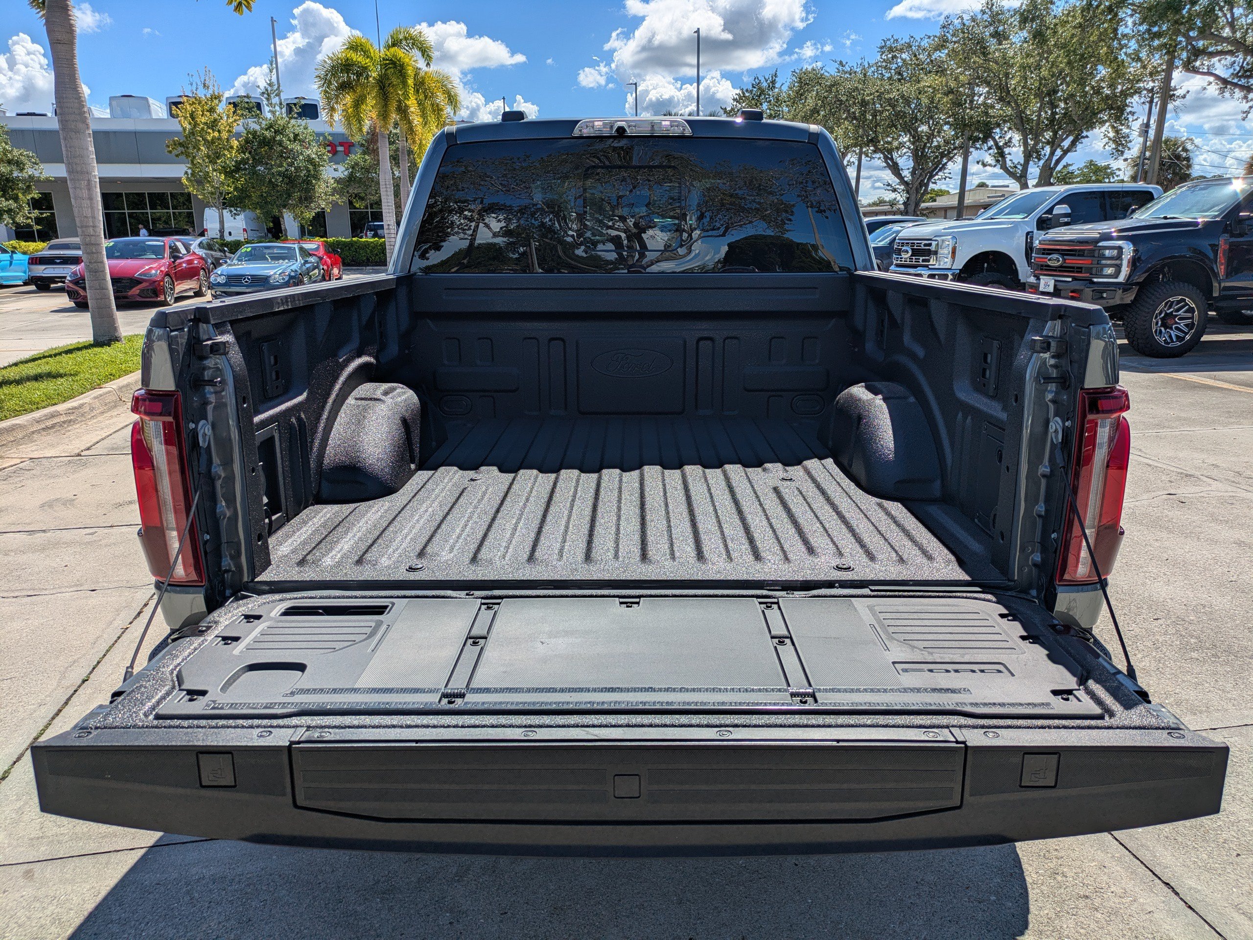 Certified 2025 Ford F150 Raptor w/ Equipment Group 803A Raptor R AWD/4WD image 13