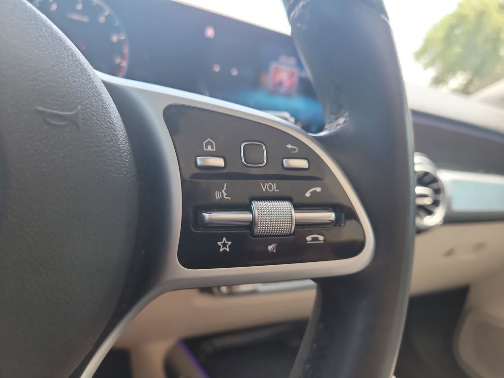 Used 2021 Mercedes-Benz GLB 250 image 27
