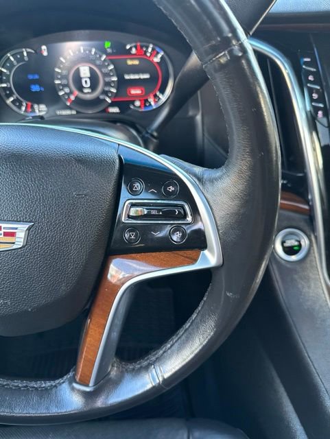 Used 2018 Cadillac Escalade Luxury AWD/4WD image 25