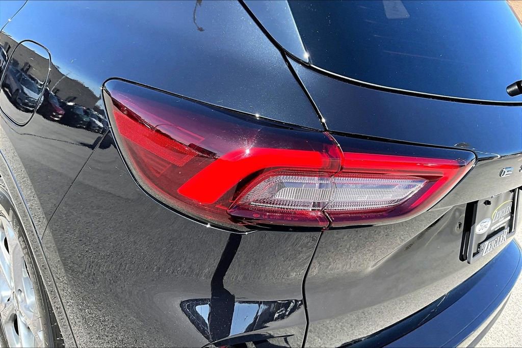 Certified 2023 Ford Escape ST-Line w/ Tech Pack #1 image 28