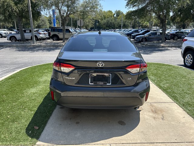 Used 2025 Toyota Corolla LE FWD image 4