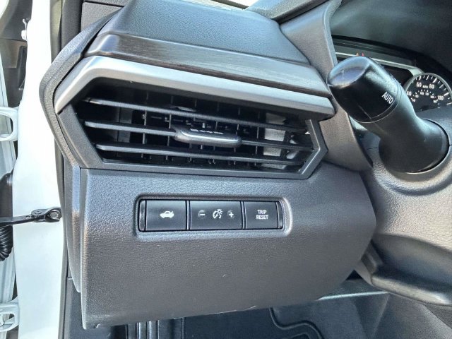 Used 2025 Nissan Altima 2.5 SV FWD image 21