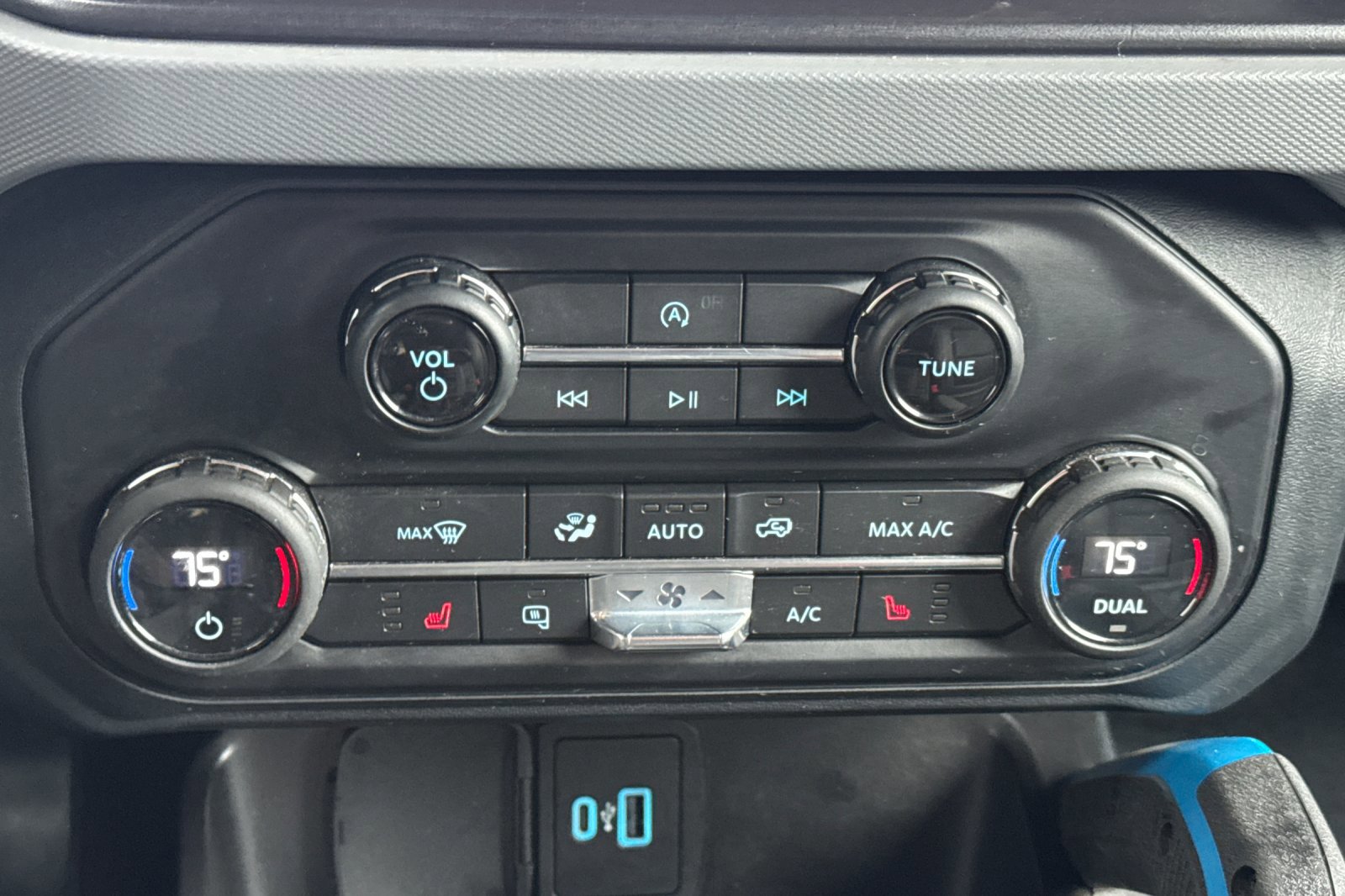 Certified 2021 Ford Bronco Black Diamond image 21