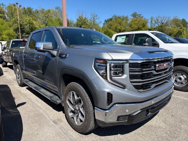 Used 2024 GMC Sierra 1500 SLT w/ SLT Premium Plus Package AWD/4WD image 3