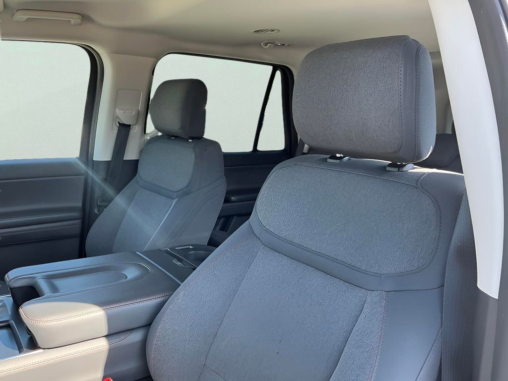 Certified 2025 Ford Expedition Active image 25