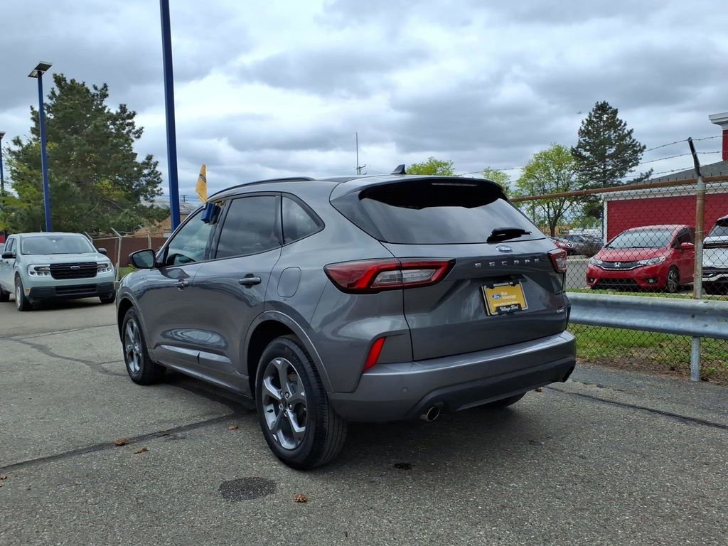 Certified 2024 Ford Escape ST-Line w/ Tech Pack #1 AWD/4WD image 8