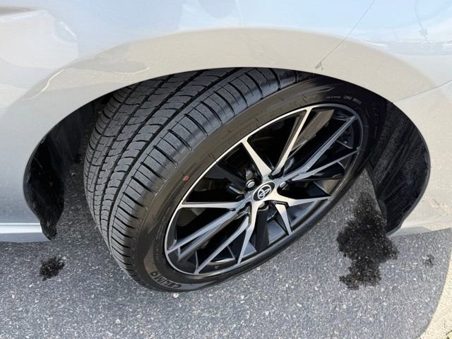 Used 2024 Toyota Camry SE image 11